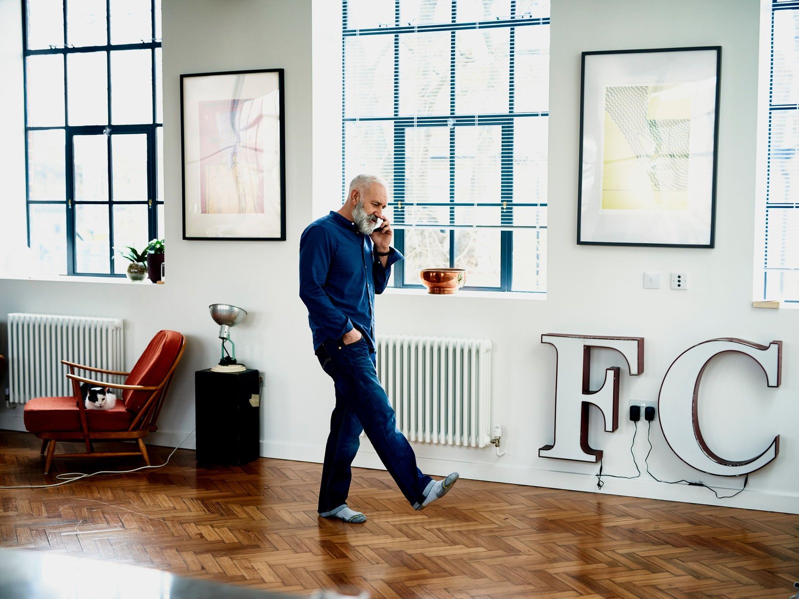 How to Set Up a Smartphone for Elderly Loved Ones How to Set Up a Smartphone for Elderly Loved Ones