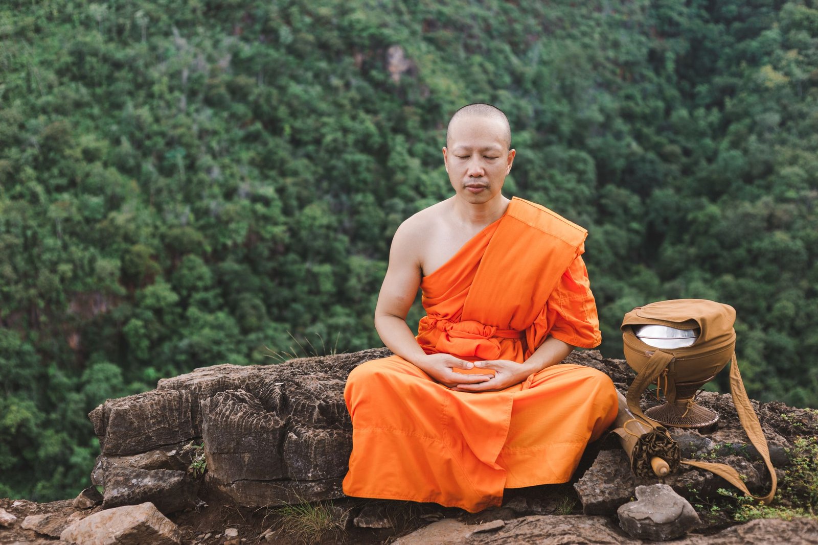 Study of Buddhist Monks Finds Meditation Alters Brain Activity Study of Buddhist Monks Finds Meditation Alters Brain Activity