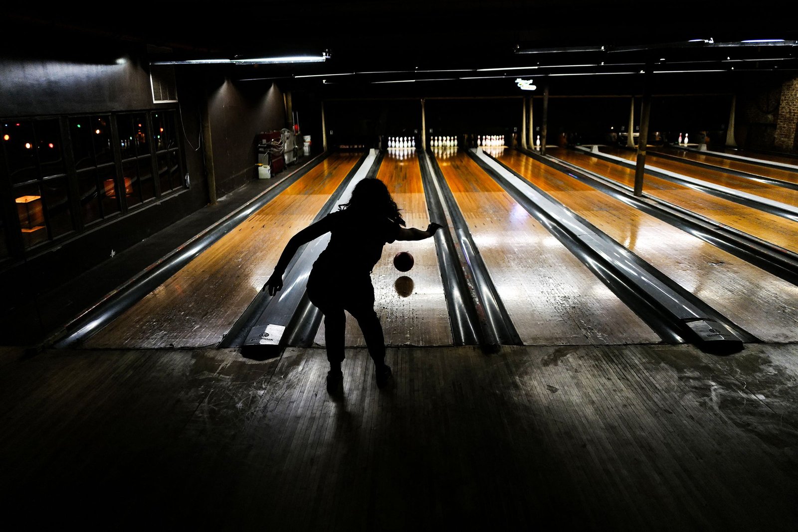 if you’re a serious bowler, you need to know about bowling lane oil