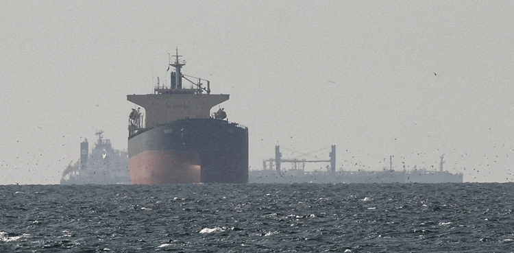 us forces will be attacked if enter strait of hormuz: iran military