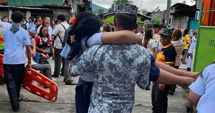 earthquake in philippines kills at least 31, dozen still missing