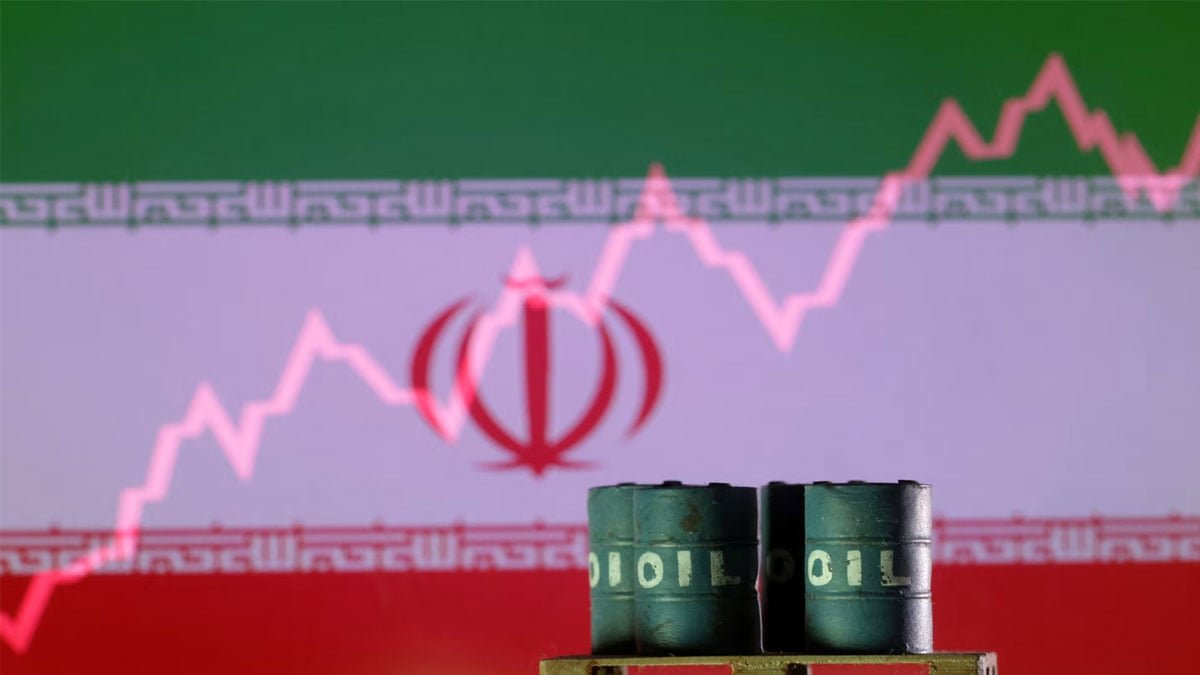 Iran exploring oil sales to Japan, buyers seek longer sanctions waiver, sources say
