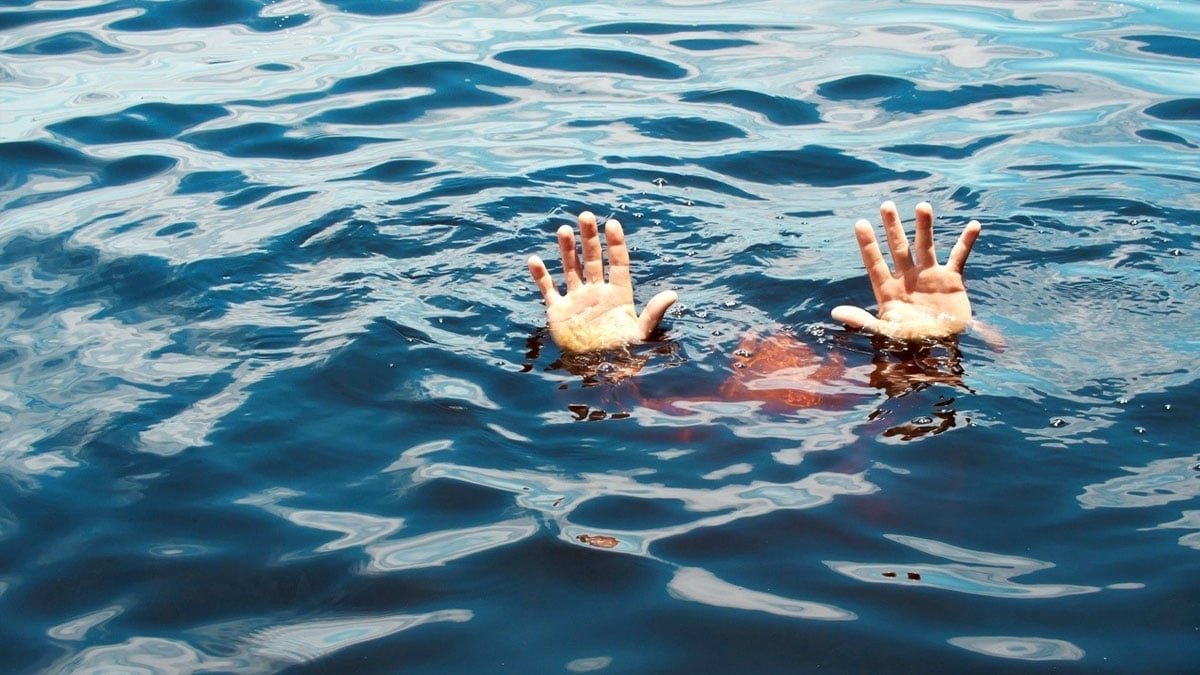 Mother  jumps into canal along with 4 children in Sadiqabad