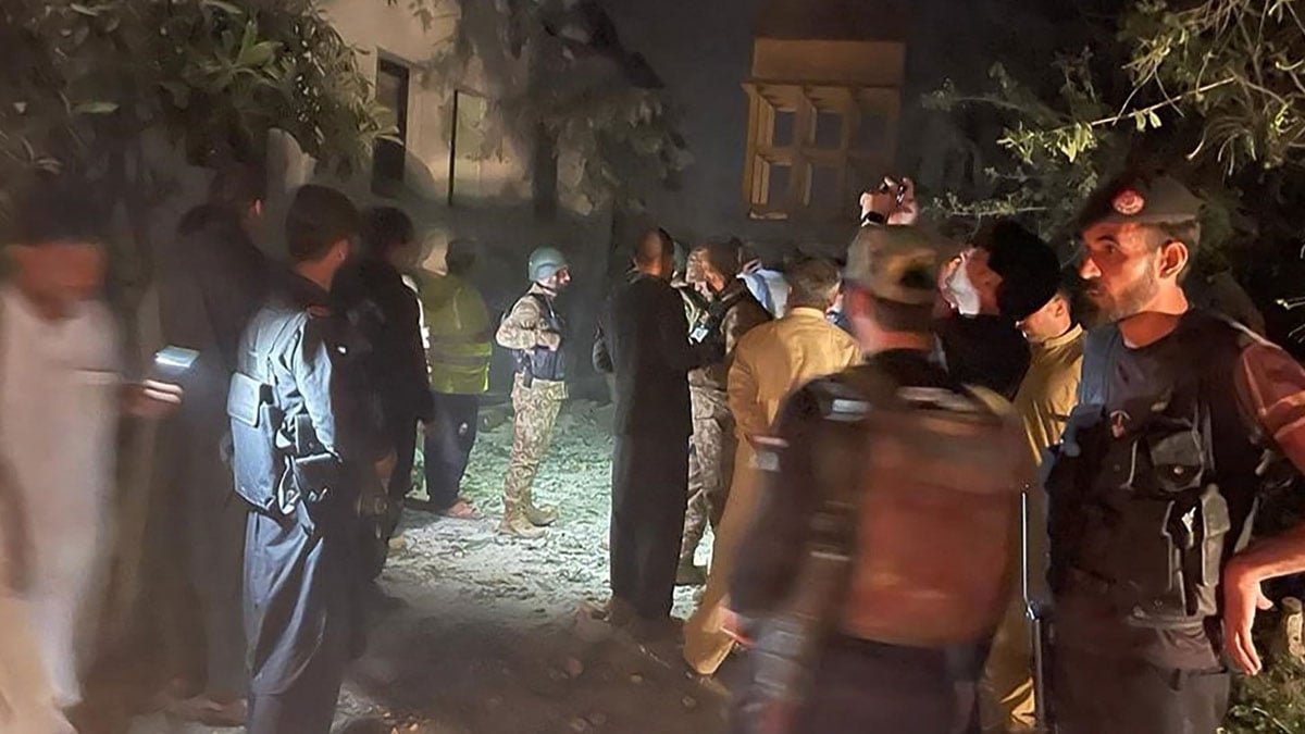 7 Martyred in fitna al-khwarij suicide bombing near Swat’s Kabal police station