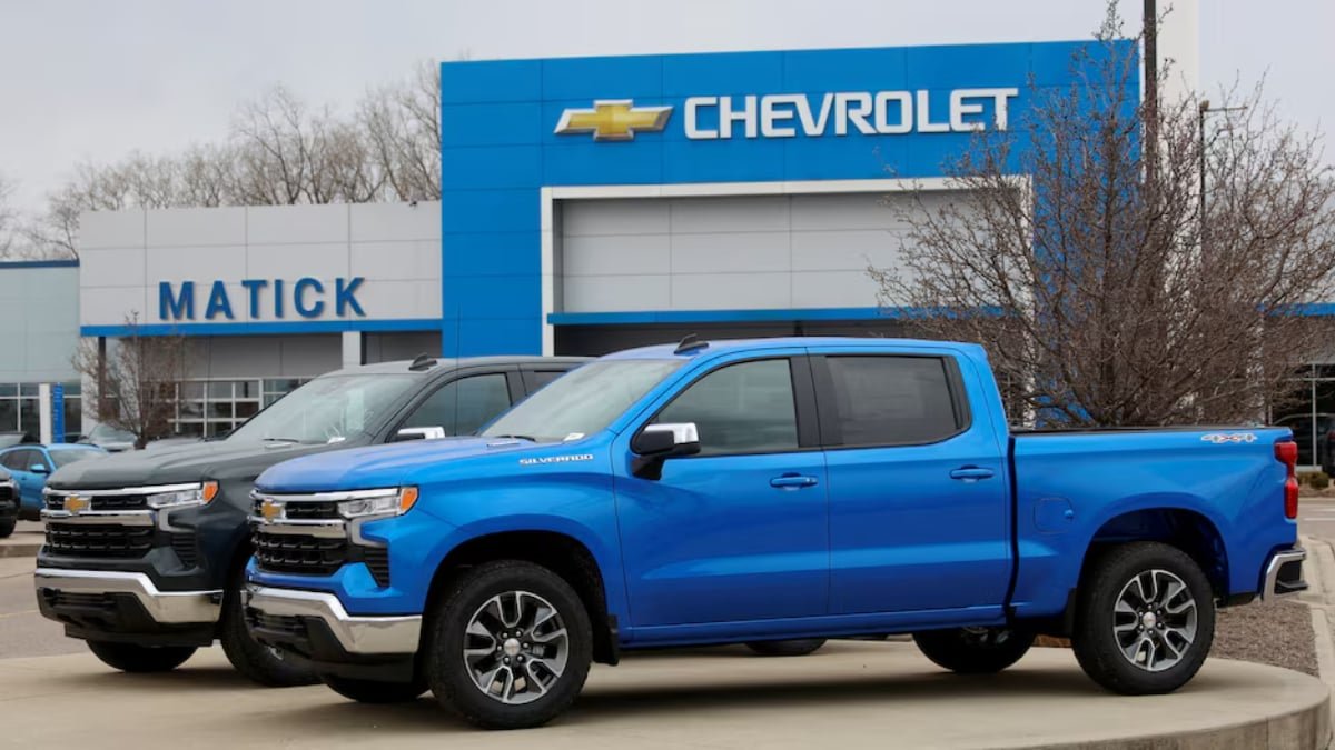 gm doubles down on diesel pickups as rivals tap hybrids